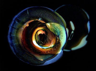 Schillernde Glasorbs von Claudio Boczon