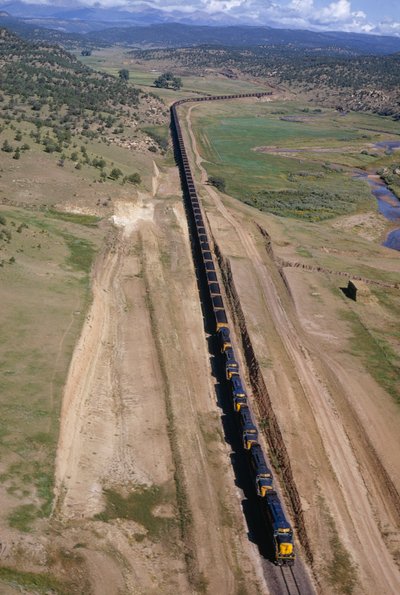 Kilometerlanger Güterzug der Atchison, Topeka und Santa Fe Linie. Nord-New Mexico von Dean Conger