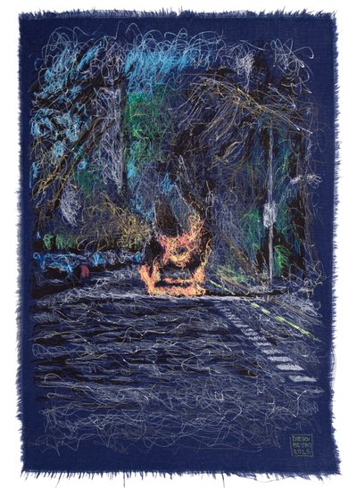 Auto in Flammen in Belgrano, 2025 von Diego Beyro