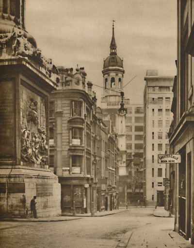 Am Fuße des Denkmals von Fish Street Hill, um 1935 von Donald McLeish