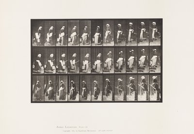 Tafel 148. Treppen hinuntersteigen, Eimer Wasser tragen von Eadweard Muybridge