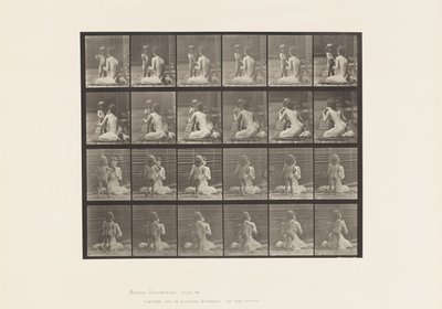 Zwei Modelle, Kind bringt Blumenstrauß von Eadweard Muybridge