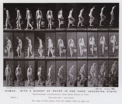 Die menschliche Figur in Bewegung: Frau, mit einem Eimer Wasser in einer Hand, Treppen aufsteigend von Eadweard Muybridge