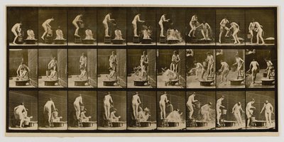 Frau gießt Becken mit Wasser über den Kopf einer anderen Frau, aus dem Buch Animal Locomotion von Eadweard Muybridge