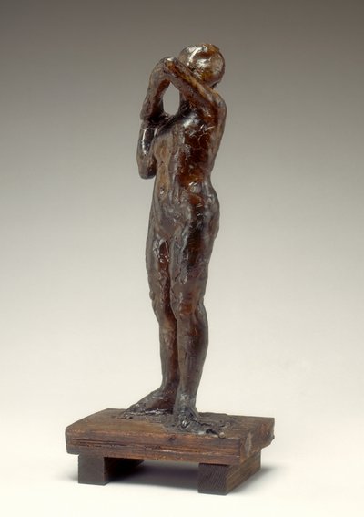 Tänzerin, die den Schulterriemen ihres Mieders anpasst, 1880er-1890er von Edgar Degas