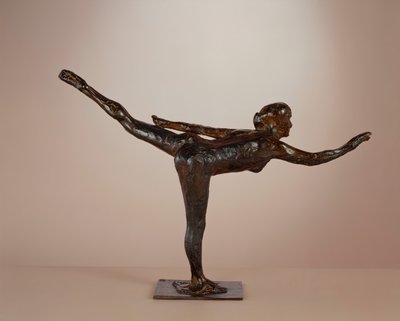 Tänzerin: Arabesque auf rechtem Bein, linker Arm in Linie von Edgar Degas