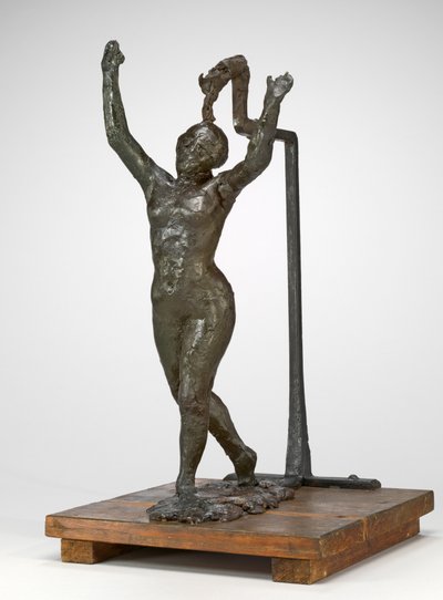 Tänzerin, die sich vorwärts bewegt, Arme erhoben von Edgar Degas