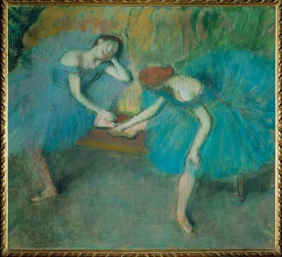 Zwei Tänzer ruhen sich aus, oder Zwei Tänzer in Blau von Edgar Degas