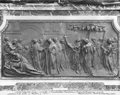 Prozession des hl. Karl Borromäus zur Heilung Mailands von der Pest im Jahr 1576 (Marmor) von Edmé Bouchardon