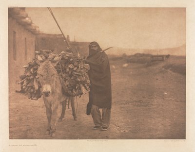 Portfolio XVII, Platte 608: Eine Ladung Brennstoff - Zuñi von Edward S. Curtis