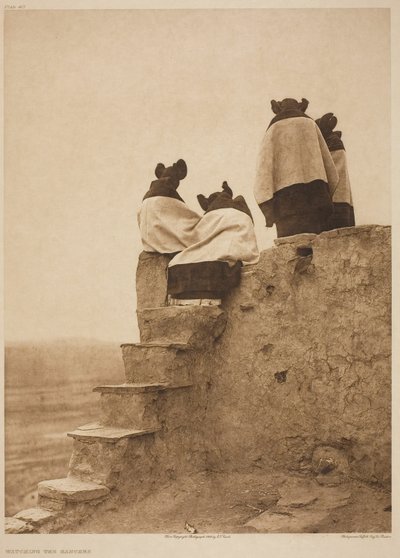 Die Tänzer beobachten von Edward S. Curtis