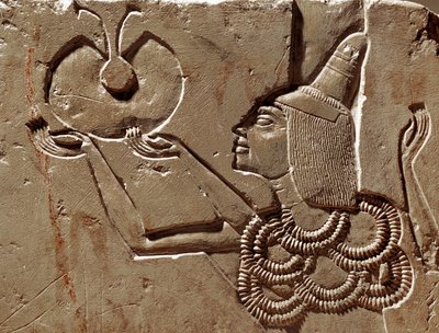 Figur, die ein Opfer darbringt von Egyptian 18th Dynasty