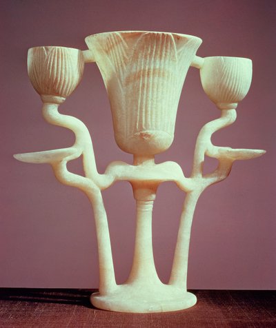 Lampe in Form von drei Lotusblumen, aus dem Grab von Tutanchamun (ca. 1370-52 v. Chr.) Neues Reich von Egyptian 18th Dynasty