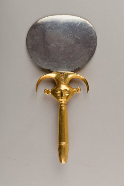 Spiegel mit Griff in Form eines Hathor-Emblems, ca. 1479-1425 v. Chr. (Silber, Holz und Gold) von Egyptian 18th Dynasty