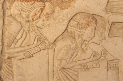 Relief, das Schreiber bei der Arbeit darstellt, aus dem Grab von Horemheb (ca. 1323-1295 v. Chr.) Neues Reich (Wandmalerei) (Detail von 218338) von Egyptian 18th Dynasty