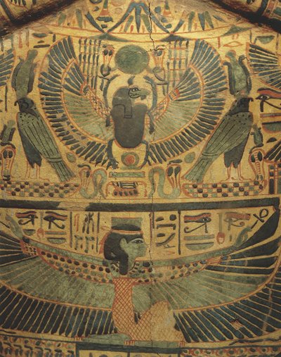 Mumienabdeckung mit geflügelter Gottheit, die einen Skarabäus, Symbol der Ewigkeit, schützt von Egyptian 22nd Dynasty