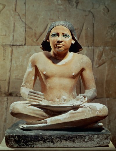 Sitzender Schreiber mit einer Schriftrolle (Skulptur) von Egyptian 4th Dynasty