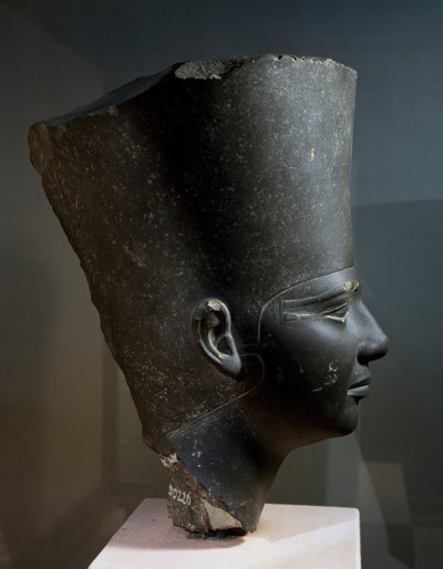 Kopf des Pharao Userkaf, aus dem Sonnentempel von Userkaf in Abusir, Altes Reich (Schiefer) von Egyptian 5th Dynasty
