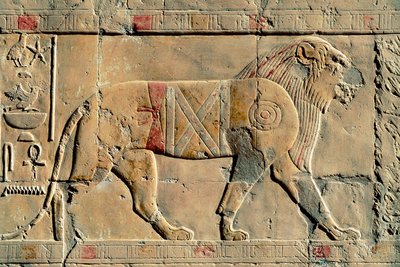Löwe, Senenmut, Tempel von Hatschepsut, Deir el-Bahari, Ägypten von Egyptian Egyptian