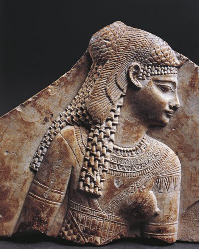 Basrelieffragment, das Kleopatra darstellt von Egyptian Ptolemaic Period