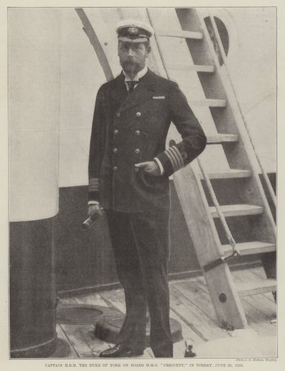 Kapitän HRH der Herzog von York an Bord der HMS Crescent, in Torbay, 25. Juni 1898 von English Photographer
