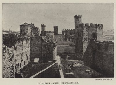 Carnarvon Castle, Carnarvonshire von English Photographer