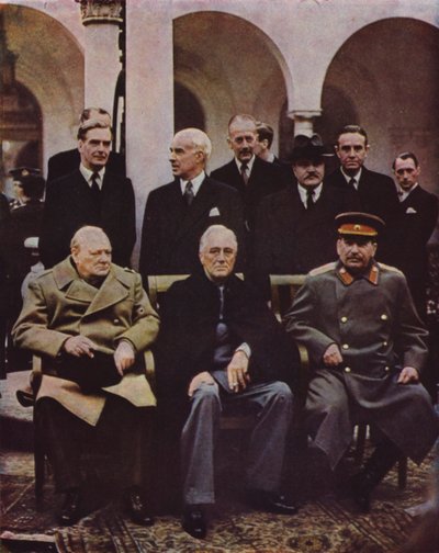 Konferenz der alliierten Führer Winston Churchill, Franklin D. Roosevelt und Joseph Stalin in Jalta, Krim; UdSSR, Zweiter Weltkrieg, 7. Februar 1945 von English Photographer