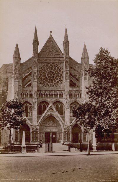 Allgemeine Ansicht des Nordportals der Westminster Abbey von English Photographer