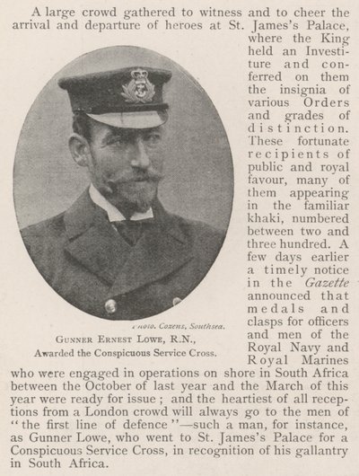 Kanonier Ernest Lowe, RN, ausgezeichnet mit dem Conspicuous Service Cross von English Photographer