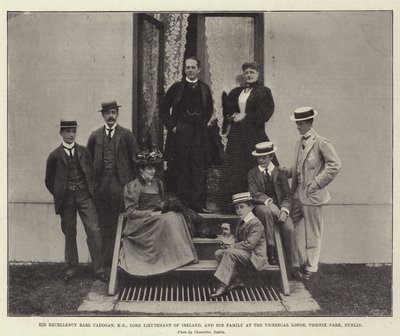 Seine Exzellenz Earl Cadogan, KG, Lord Lieutenant von Irland, und seine Familie in der Vizeköniglichen Lodge, Phoenix Park, Dublin von English Photographer