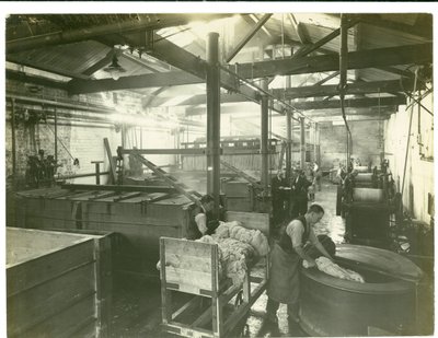 Hydraulisch betriebene Färberei, Teppichfabrik, 1923 von English Photographer