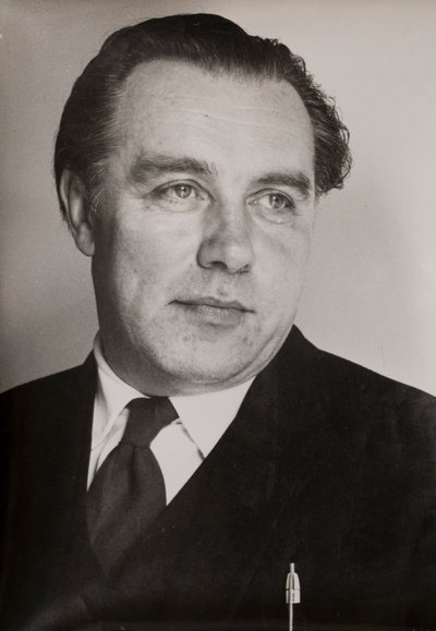 Jerzy Faczynski, polnischer Architekt, der 1941 als Flüchtling nach Großbritannien kam von English Photographer