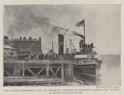 Die Party von Lord Charles Beresford in Portsmouth, Mitglieder des Parlaments besteigen die Magnet, auf dem Weg zur Whale Island von English Photographer
