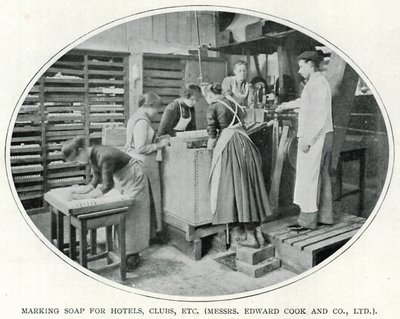 Seifenmarkierung für Hotels, Clubs usw. (Messrs. Edward Cook and Co., Ltd.) von English Photographer