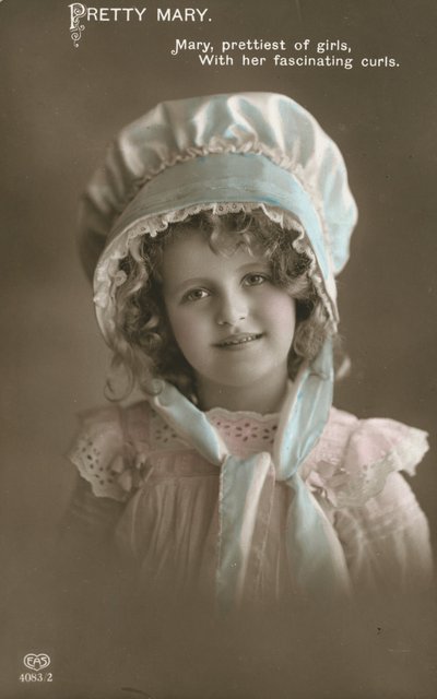 Mary, hübschestes Mädchen, mit ihren faszinierenden Locken von English Photographer