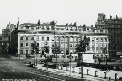 Postkarte mit einem Bild des Morleys Hotel von English Photographer