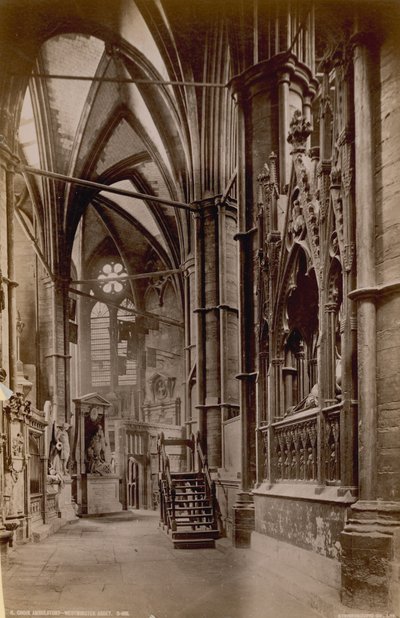 Postkarte mit einem Bild des Chorumgangs in der Westminster Abbey von English Photographer