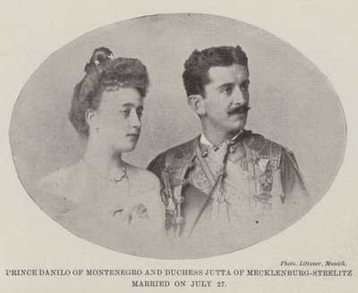Prinz Danilo von Montenegro und Herzogin Jutta von Mecklenburg-Strelitz, verheiratet am 27. Juli von English Photographer
