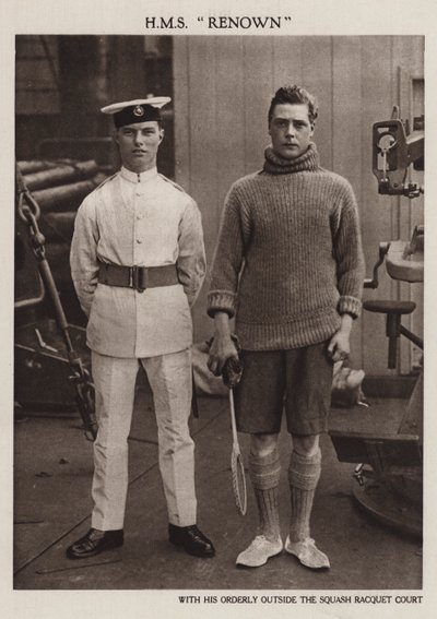 Prinz von Wales mit seinem Ordonnanzoffizier an Bord der HMS Renown (s/w Foto) von English Photographer