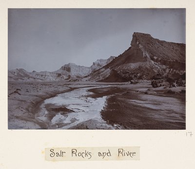 Salzfelsen und Fluss, aus 