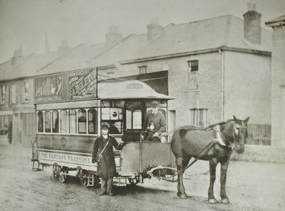 Einspänner der Croydon Tramways Company am Red Deer Endpunkt, 1885 von English Photographer