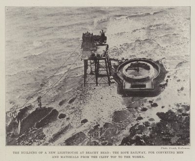 Der Bau eines neuen Leuchtturms am Beachy Head, die Seilbahn für den Transport von Männern und Materialien von der Klippe zu den Arbeiten von English Photographer