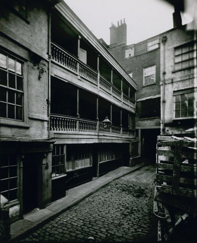 The George, Southwark von English Photographer
