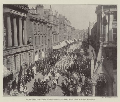 Die Seaforth Highlanders marschieren nach ihrer Rekrutierungsexpedition durch Inverness von English Photographer