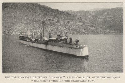 Der Torpedoboot-Zerstörer Dragon nach der Kollision mit dem Kanonenboot Harrier, Ansicht des Steuerbordbugs von English Photographer
