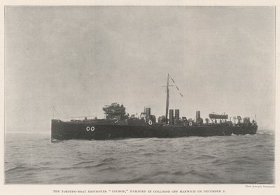 Der Torpedoboot-Zerstörer Salmon, beschädigt bei einer Kollision vor Harwich am 2. Dezember von English Photographer