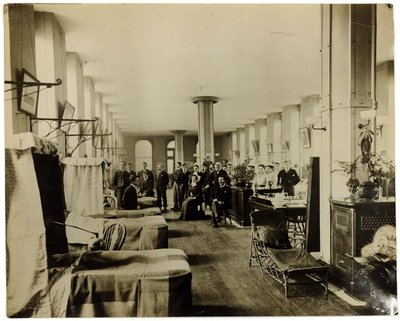 Station im St. Thomas Hospital, London, ca. 1890 von English Photographer