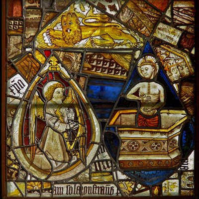 Christus des Mitleids erhebt sich aus dem Grab; auch ein Musikerengel mit Harfe und der Löwe des Heiligen Markus zwischen Fragmenten von English School