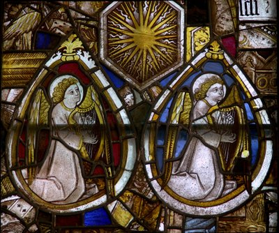 Zwei Musikerengel mit Harfen; eine Sonnenstrahl, Emblem von Edward IV von English School
