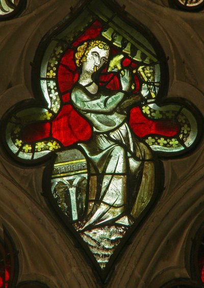 Ein Fenster in der Marienkapelle, Darstellung eines musizierenden Engels mit Glocken von English School